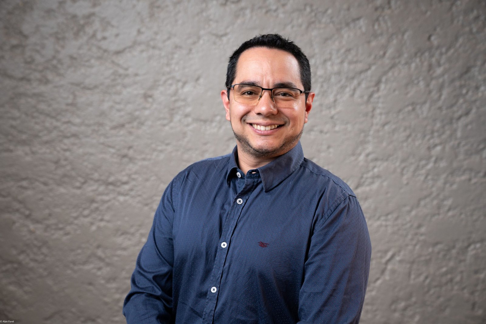 Dr. Luis Echeverry